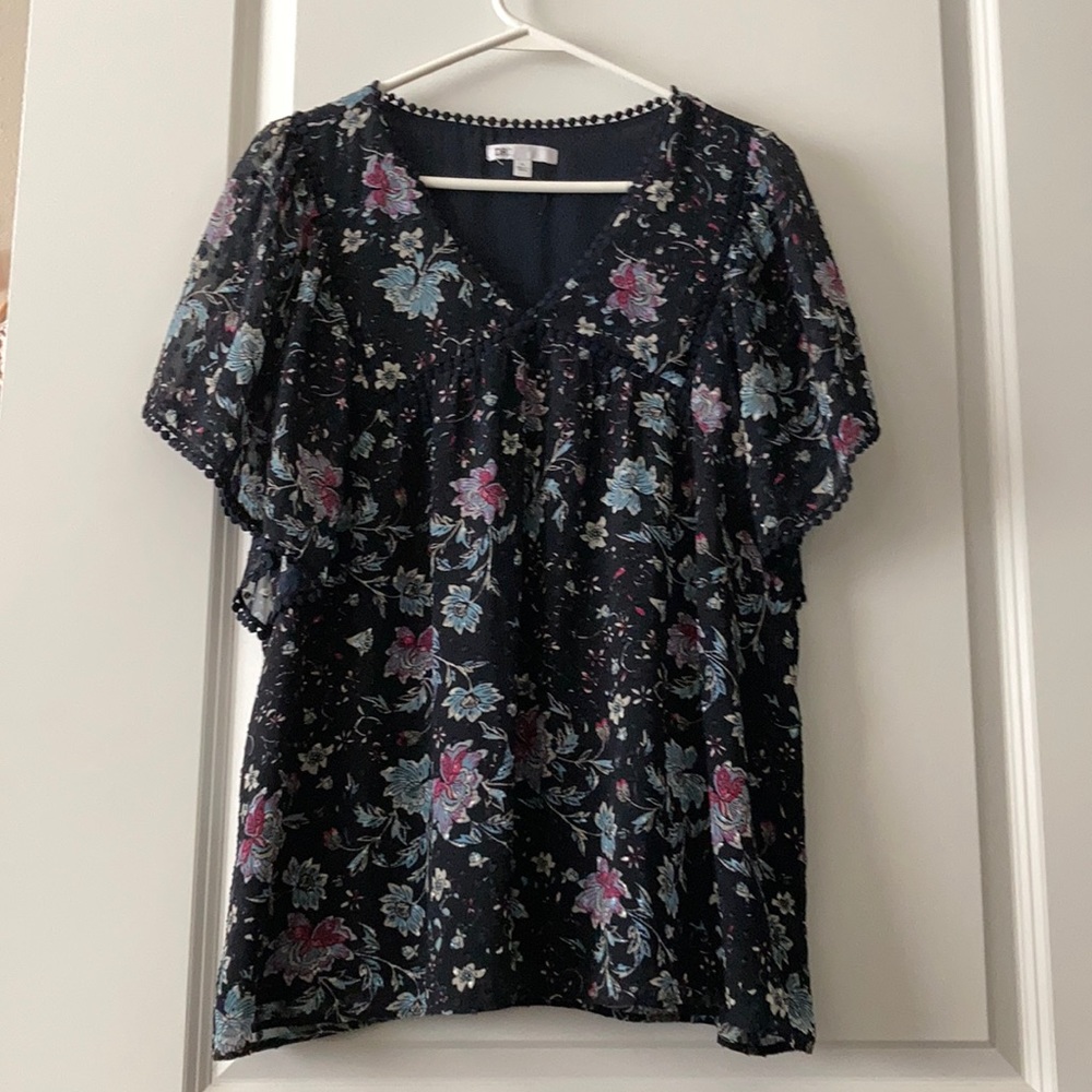 DR2 black butterfly sleeve blouse large